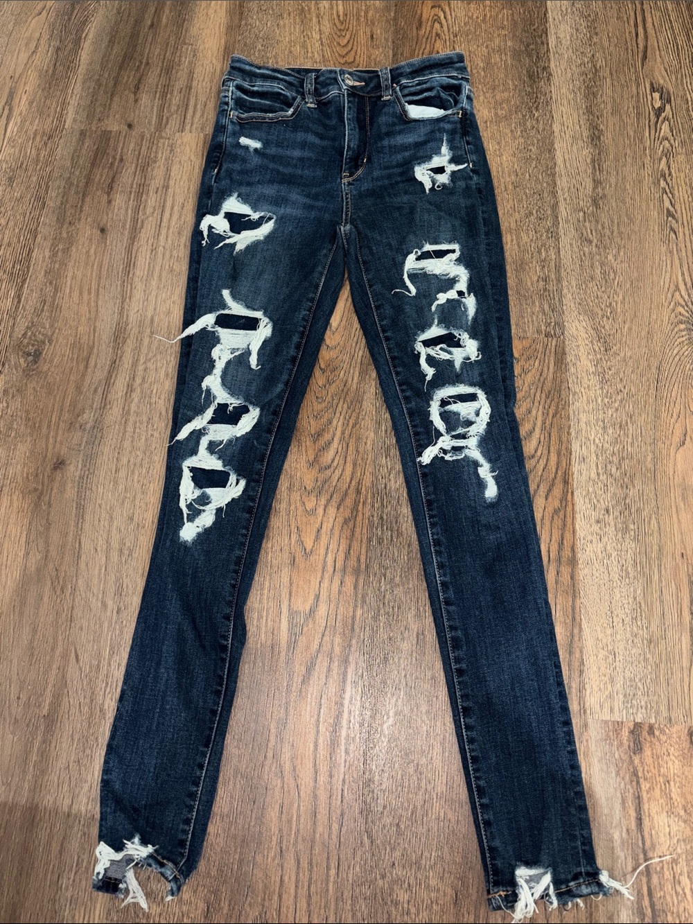 American Eagle  size 2 Dark Blue Distressed Women’s Skinny Jeans